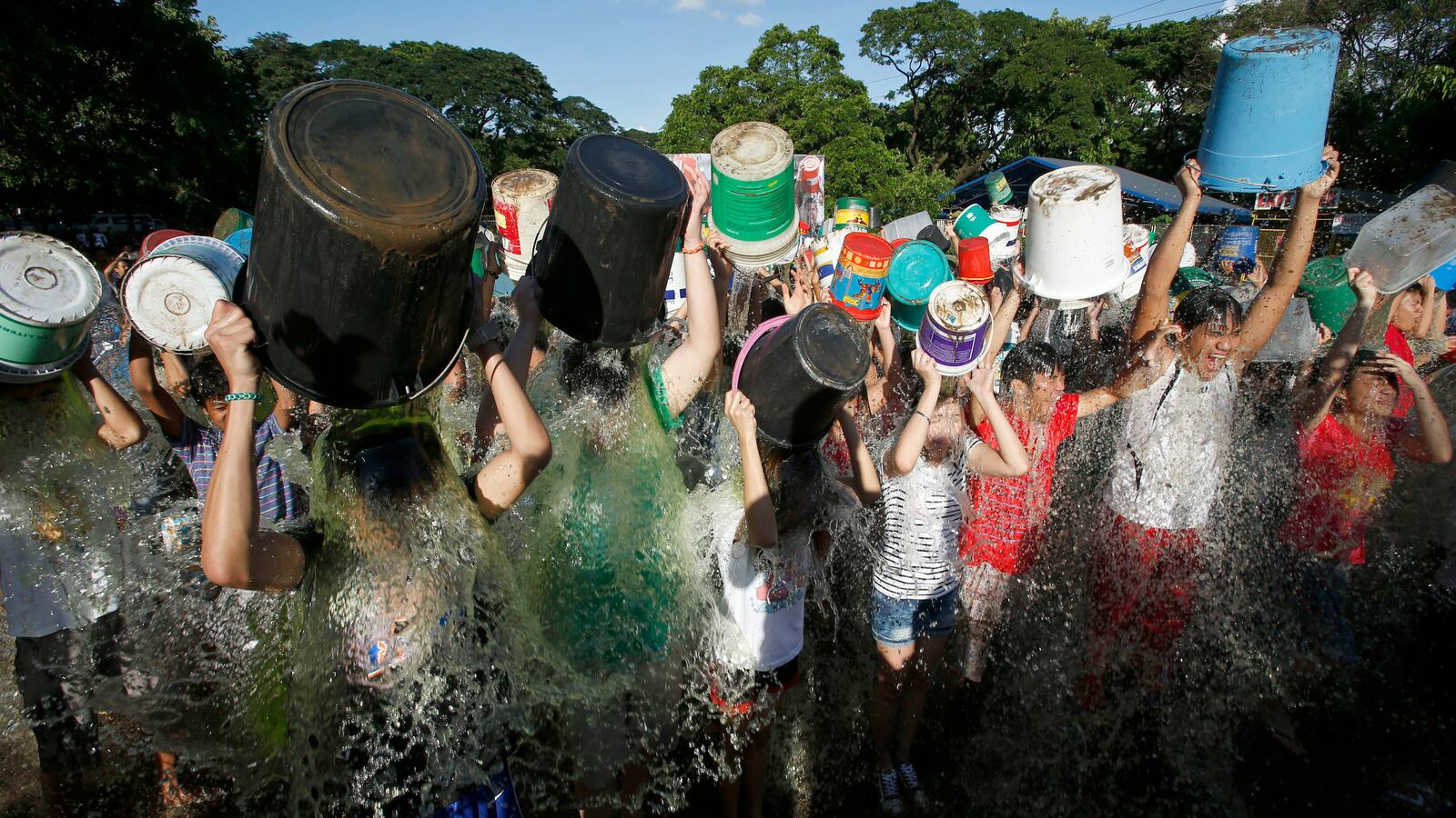 cheats/2014/10/15/teens-charged-in-urine-ice-bucket-prank/141015-asl-prank-cheat_mgszrn