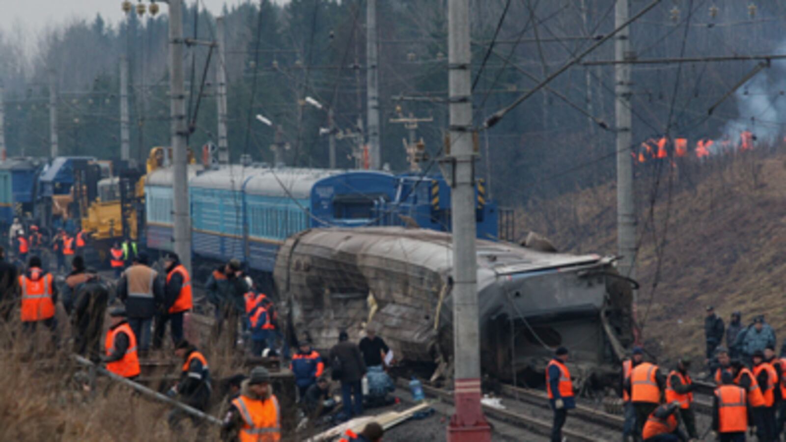 cheats/2009/11/28/35-dead-in-russian-train-accident/russia-train_ux3w8i