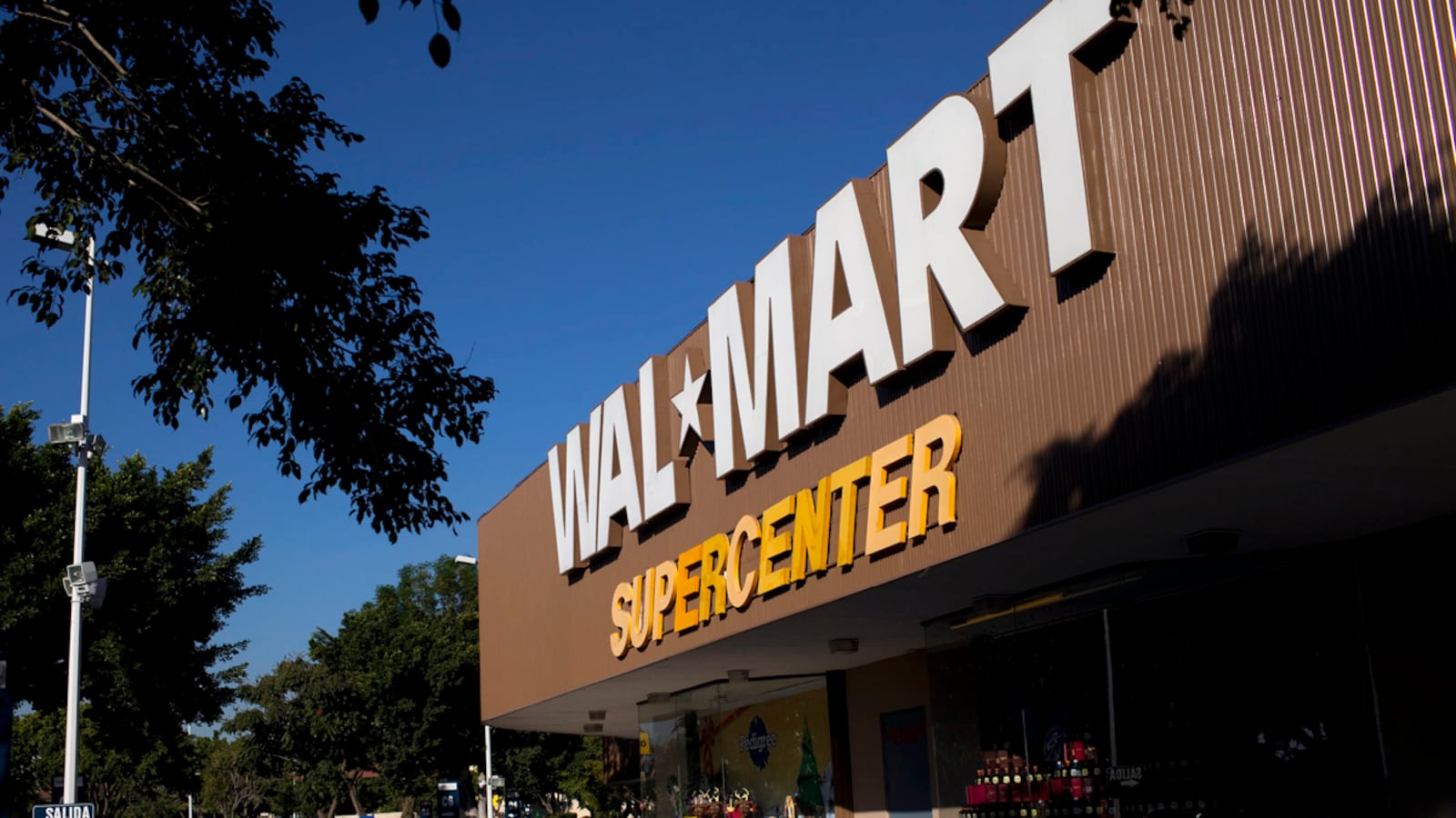 articles/2012/04/22/8-revelations-from-walmart-s-mexican-bribery-scandal/walmart-mexico-things-to-know-tease_s2xcim