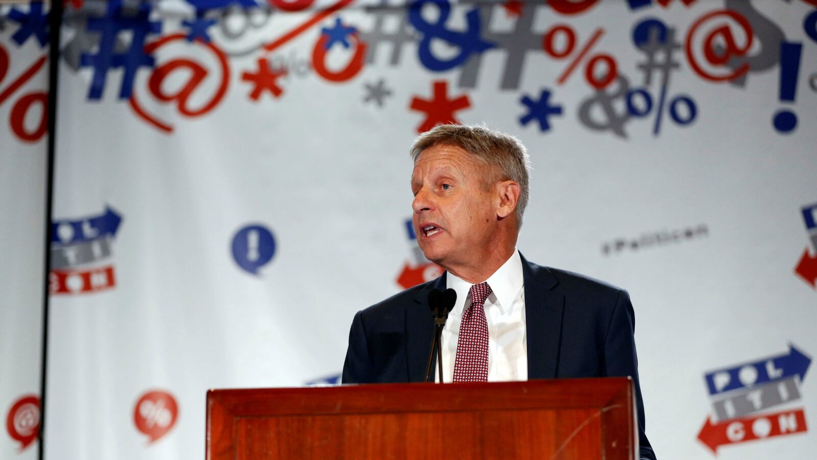 cheats/2016/08/09/debate-sites-plan-for-third-podium/160809-gary-johnson-debate-cheat_e6fapg