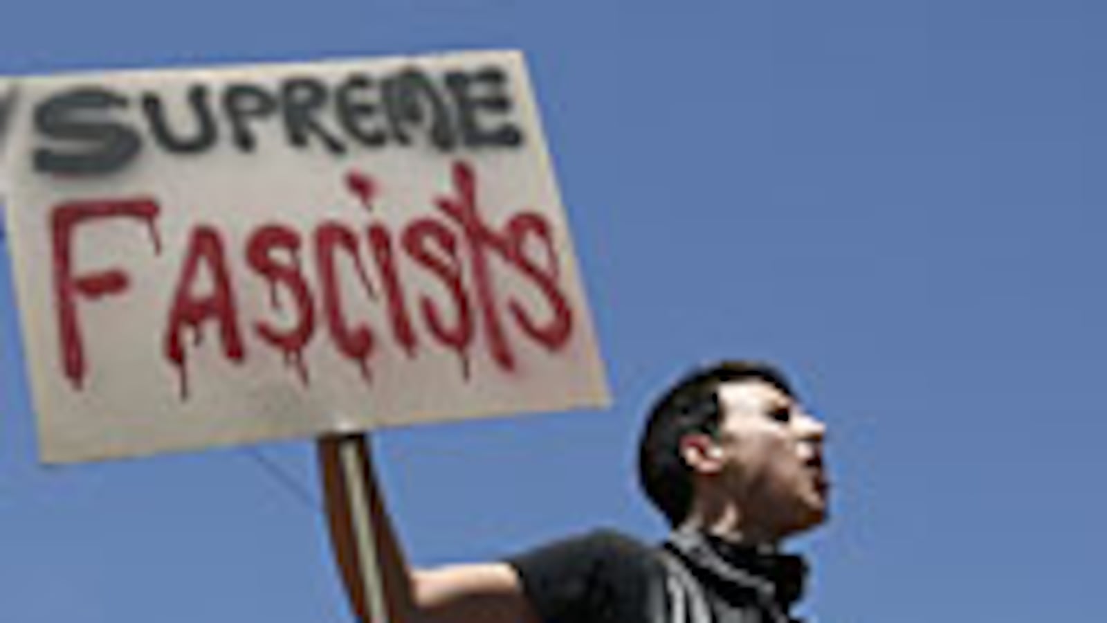 articles/2009/05/26/arnolds-new-gay-problem/mathews-california-prop-8_28906_ekodt8