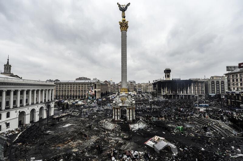 galleries/2014/02/18/an-all-out-battle-erupts-in-ukraine-photos/140220-ukraine-gallery-update-5_baq4ix