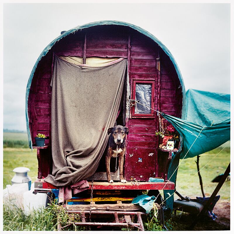 galleries/2014/10/12/london-s-pagan-counterculture-kings/141010-new-gypsies-3_edw1zz