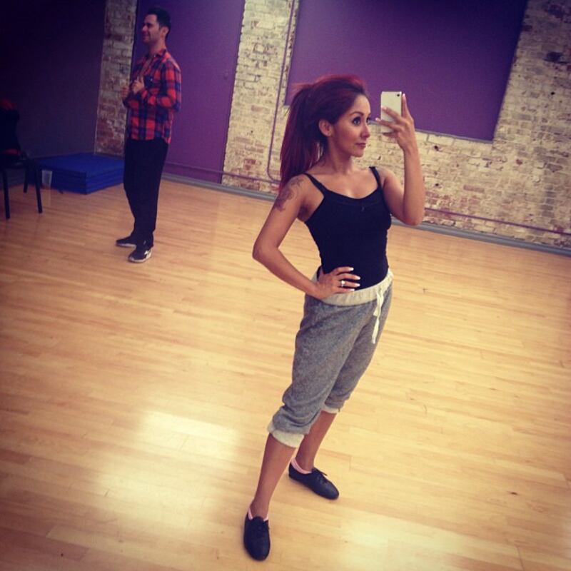 galleries/2013/10/13/lea-michele-nicki-minaj-more-celebrity-twitter-pictures-photos/131011-celeb-twitpics-snooki_soghyj