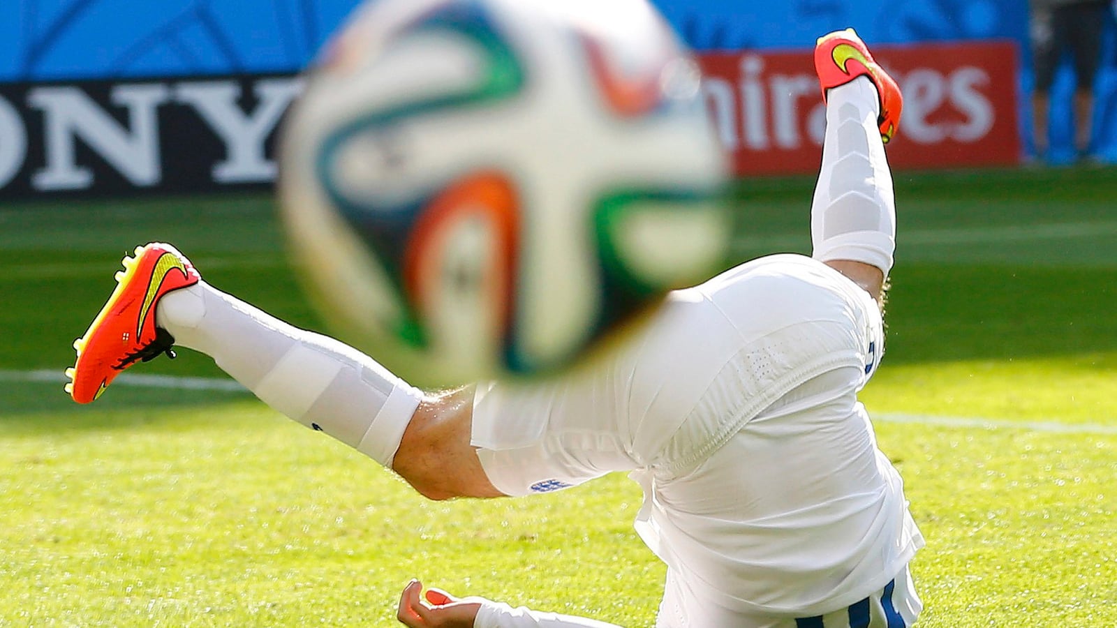 articles/2014/07/07/home-of-the-footballing-brave-the-u-s-bested-britain-in-world-cup-spirit/140706-woolf-england-sports-failures-tease_dab5nn