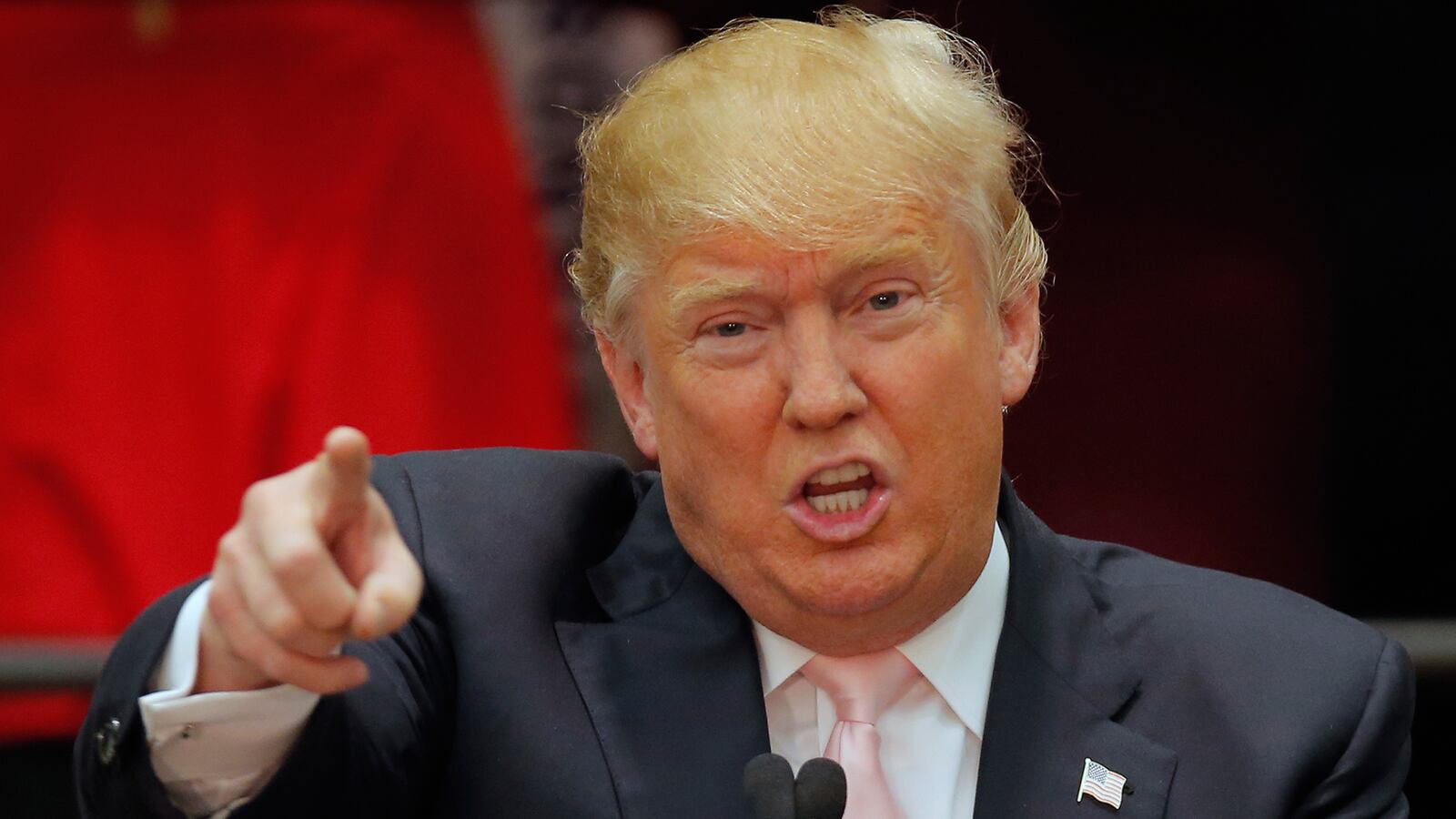 cheats/2016/03/01/secret-service-we-didn-t-eject-students/160301-donald-trump-cheat_f2chk5