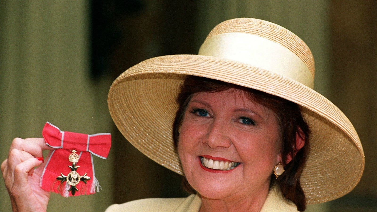 cheats/2015/08/02/singer-tv-star-cilla-black-dies-at-72/150802-cilla-black-cheat_bvdy2m