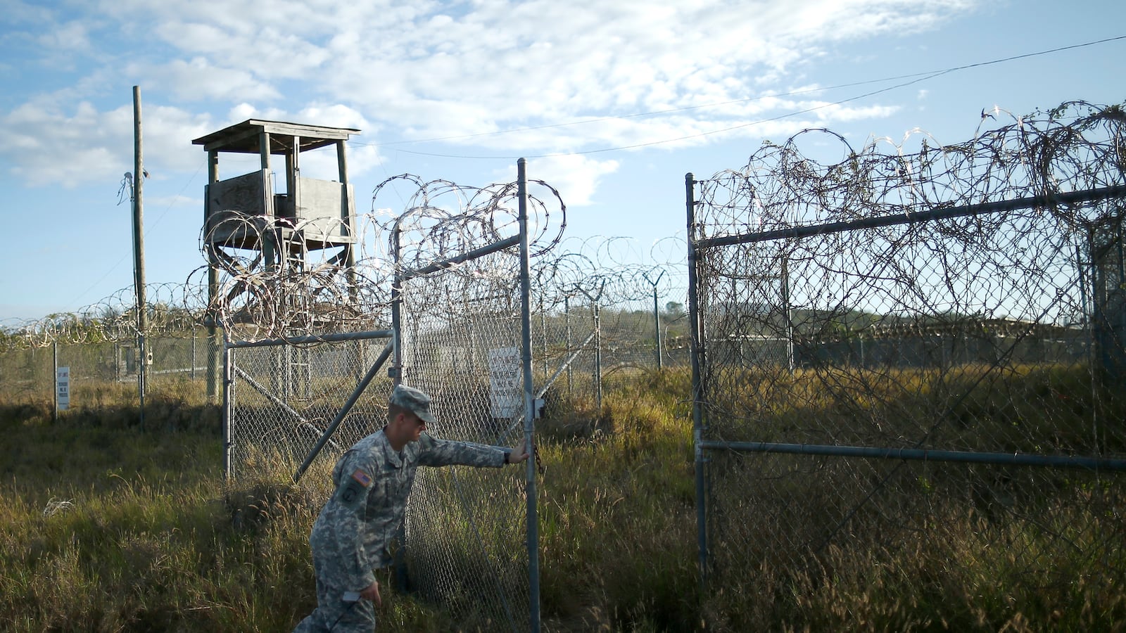 articles/2013/12/12/congress-cooperates-obama-pushes-hard-and-closing-gitmo-has-a-chance/131211-klaidman-guantanamo-1_j9kweg