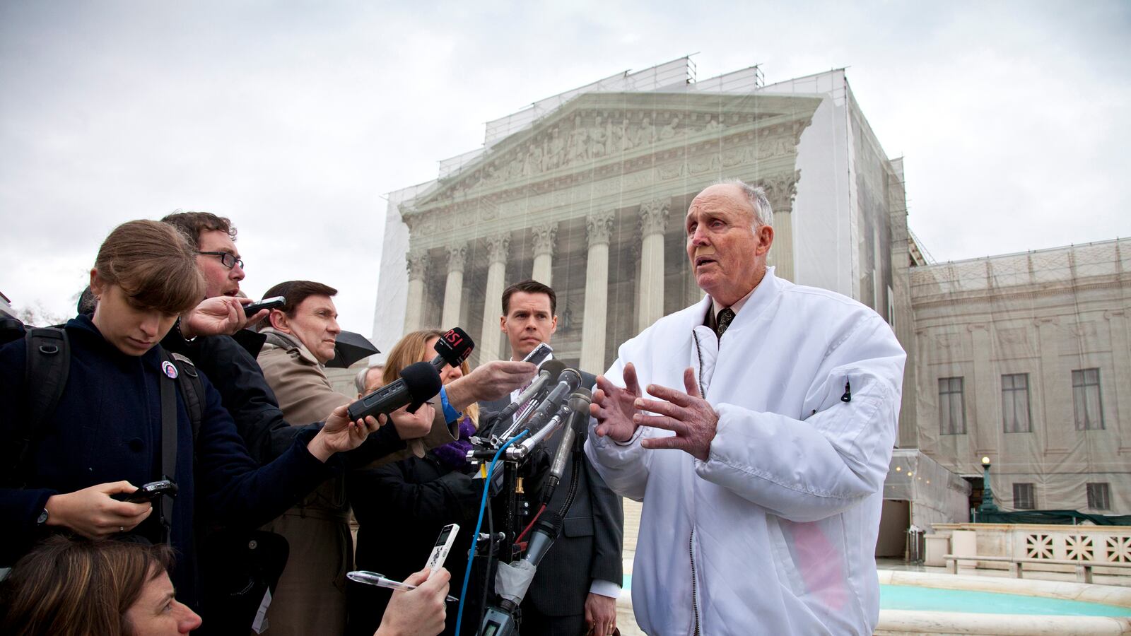 articles/2013/05/15/supreme-court-supports-monsanto-in-patent-dispute/130515-Campos-Monsanto-tease_cnz2iz