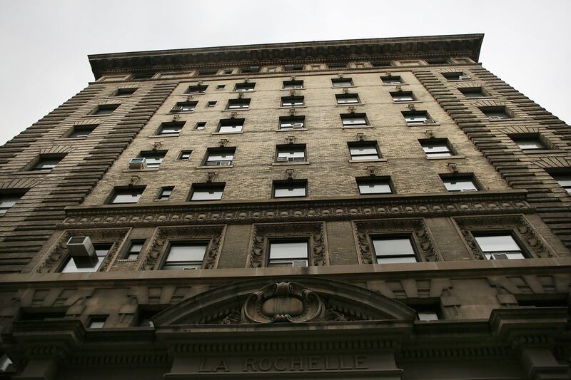 articles/2012/10/27/a-new-york-nanny-allegedly-kills-two-children-and-neighbors-struggle-to-understand/friedlander-nanny-murder-building-1027-embed1_rdinxk