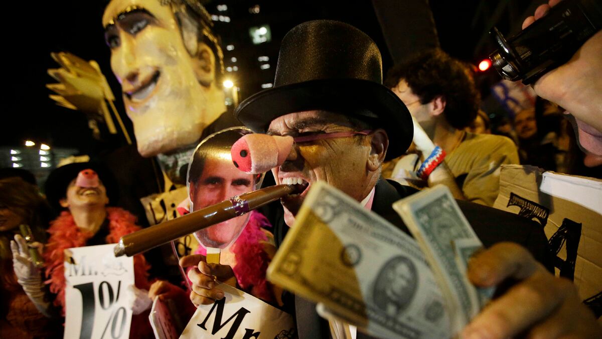 articles/2012/08/31/protesters-say-they-were-successful-in-tampa-despite-low-turnout/waddell-protests-rnc-last-night-tease-embed_jkm9x5