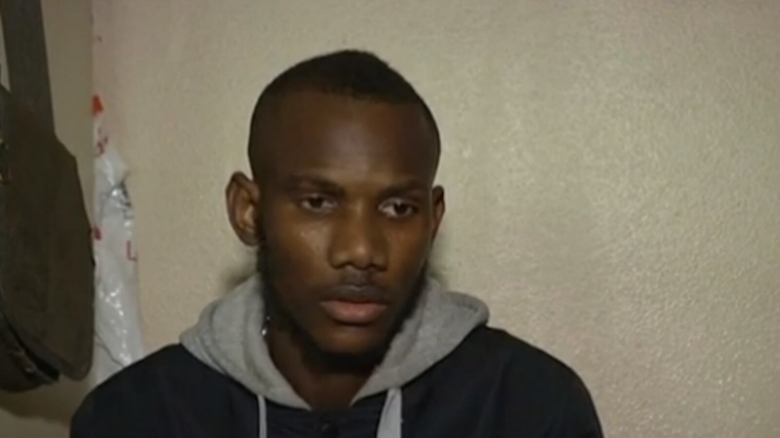 cheats/2015/01/10/muslim-grocery-clerk-saved-hostages/150110-heroic-clerk-cheat_xyzuyj