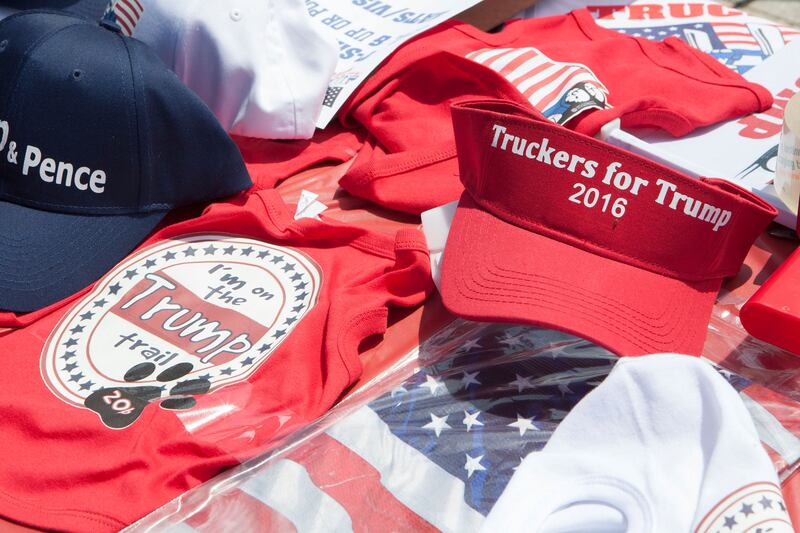 articles/2016/07/19/trucker-couple-drove-2-300-miles-to-see-donald-trump-in-cleveland/160719-glawe-trump-truckers2-embed_taubil