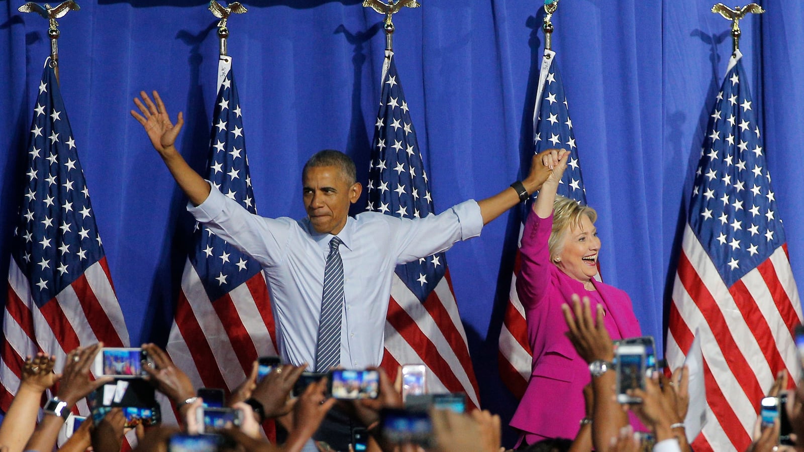 articles/2016/07/05/barack-obama-steps-up-for-hillary-clinton-but-can-she-live-up-to-his-no-scandal-example/160705-tomasky-obama-clinton-tease_csueyp