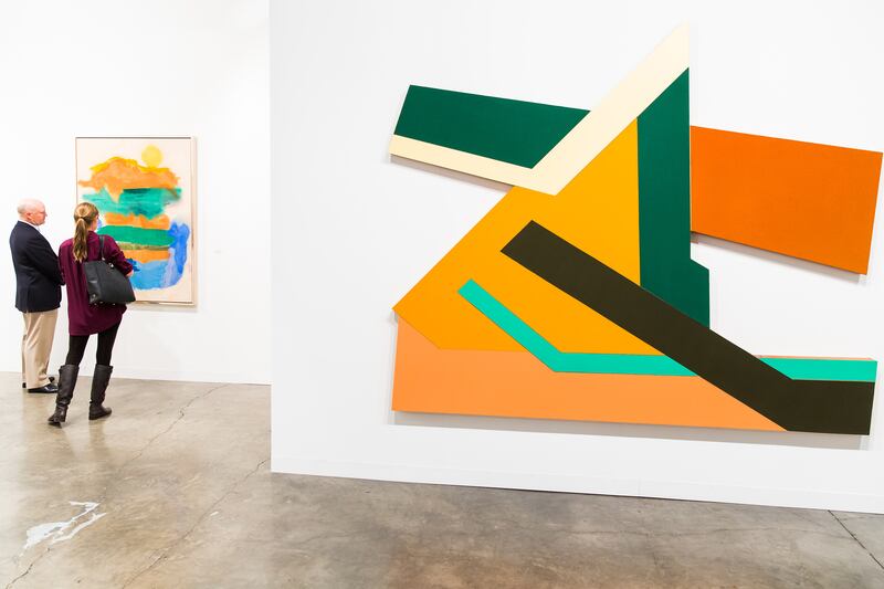 articles/2014/12/06/sneer-and-clothing-in-miami-inside-the-3-billion-woodstock-of-contemporary-art/141205-art-basel-12_bfr2cu