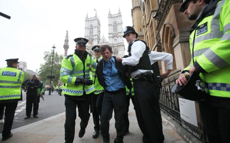 articles/2011/04/29/police-arrest-60-in-royal-wedding-zone/royal-wedding-arrests_fj9pob