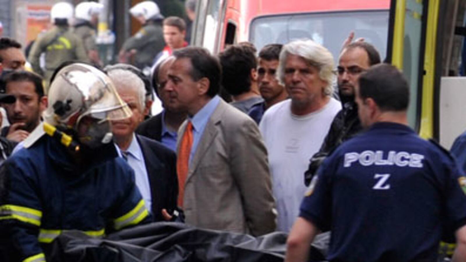 cheats/2010/05/05/greek-protests-turn-deadly/greek-bank-riots_qcif23