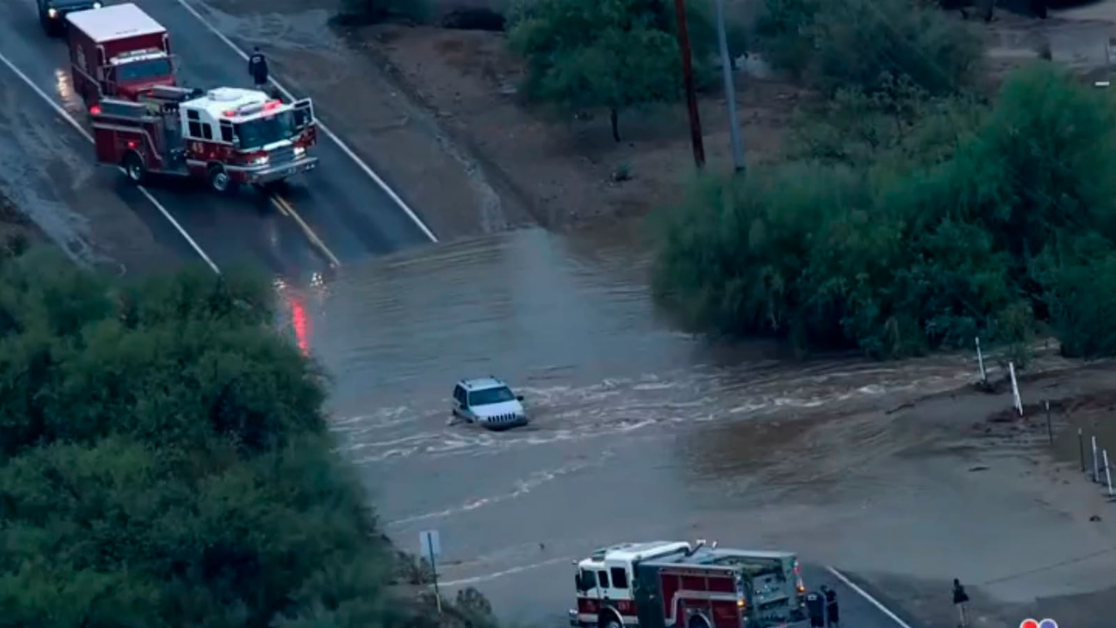 articles/2014/09/08/video-flash-floods-paralyze-the-phoenix-az-area/video-flash-floods-paralyze-the-phoenix-az-area-image_xyswru