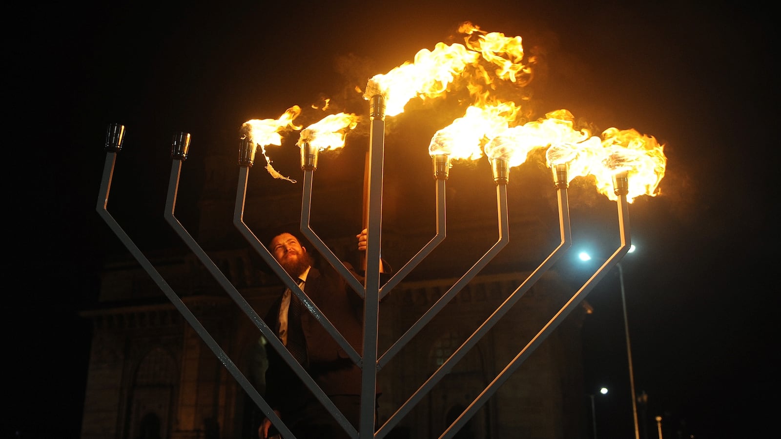articles/2012/12/15/the-real-story-of-hanukkah/107354745_ux6xyi