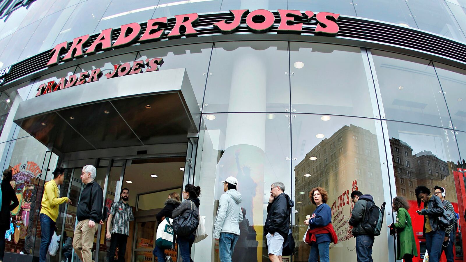 cheats/2016/06/21/trader-joe-s-fined-500k-for-violating-clean-air-act/160621-trader-joes-cheat_k5fjmk