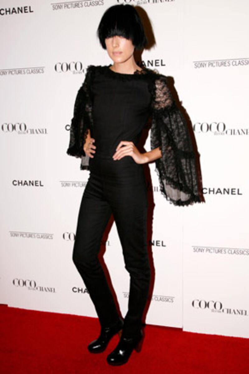 galleries/2009/09/16/coco-before-chanel-new-york-premiere/coco-chanel-4_auvl1a