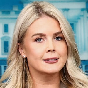 White House press secretary Karoline Leavitt speaks to reporters about the killing of conservative commentator Charlie Kirk during a briefing in Washington, D.C., U.S., September 22, 2025. REUTERS/Kevin Lamarque