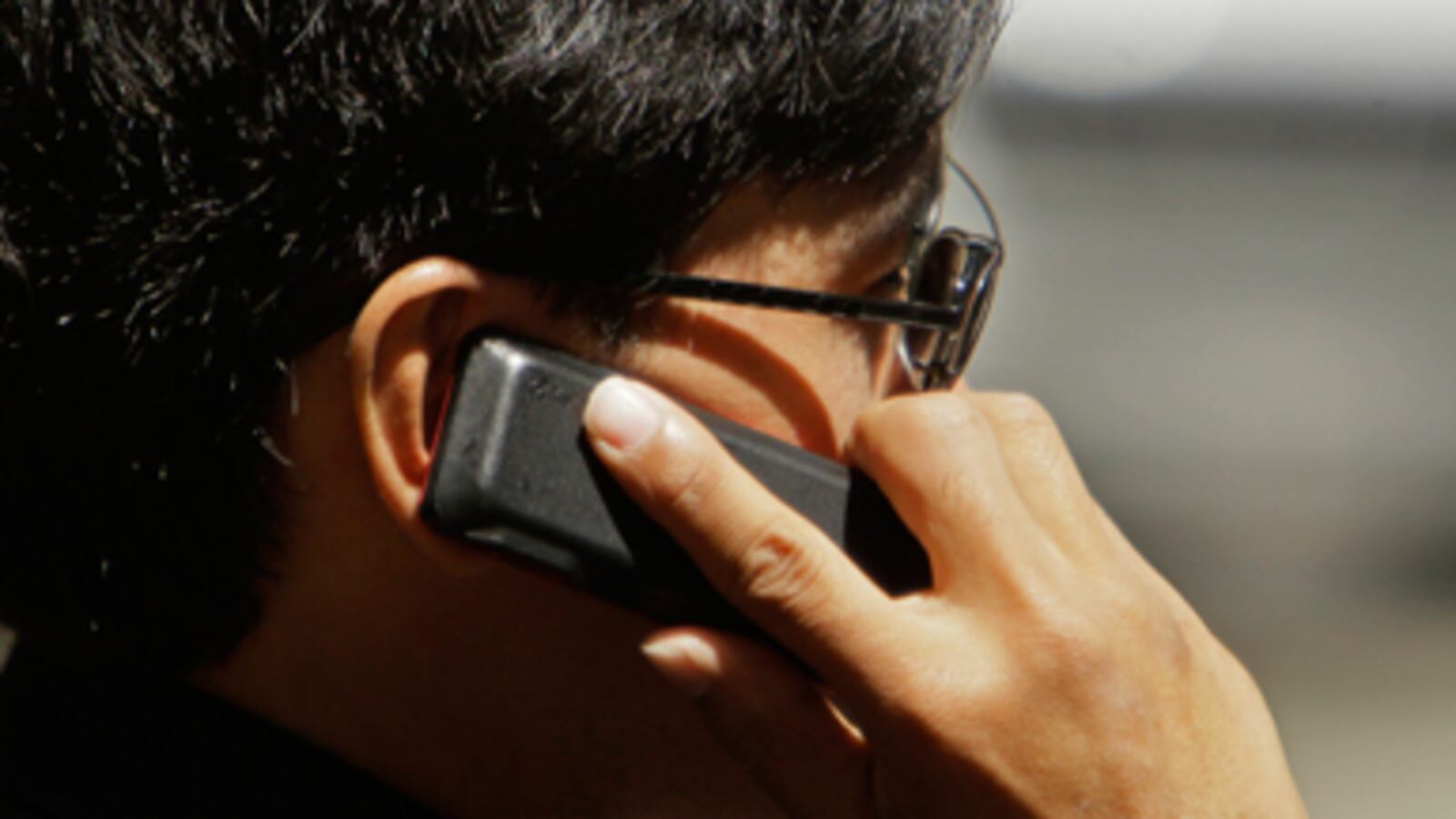 cheats/2011/05/31/cellphones-possibly-carcinogenic/kalb-cell-phone-brain_161768_n5fa8k