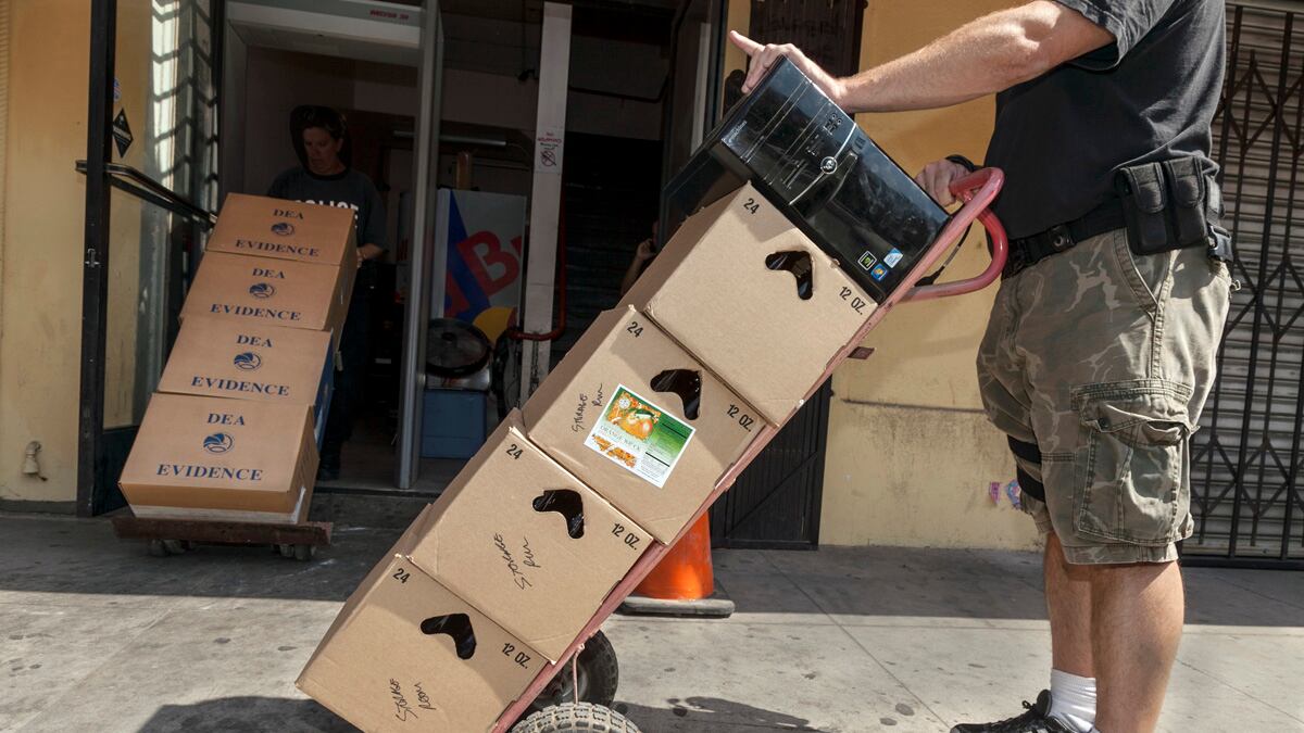 cheats/2012/09/26/crackdown-on-medical-marijuana/la-marijuana-raid-cheat_nbsn3f