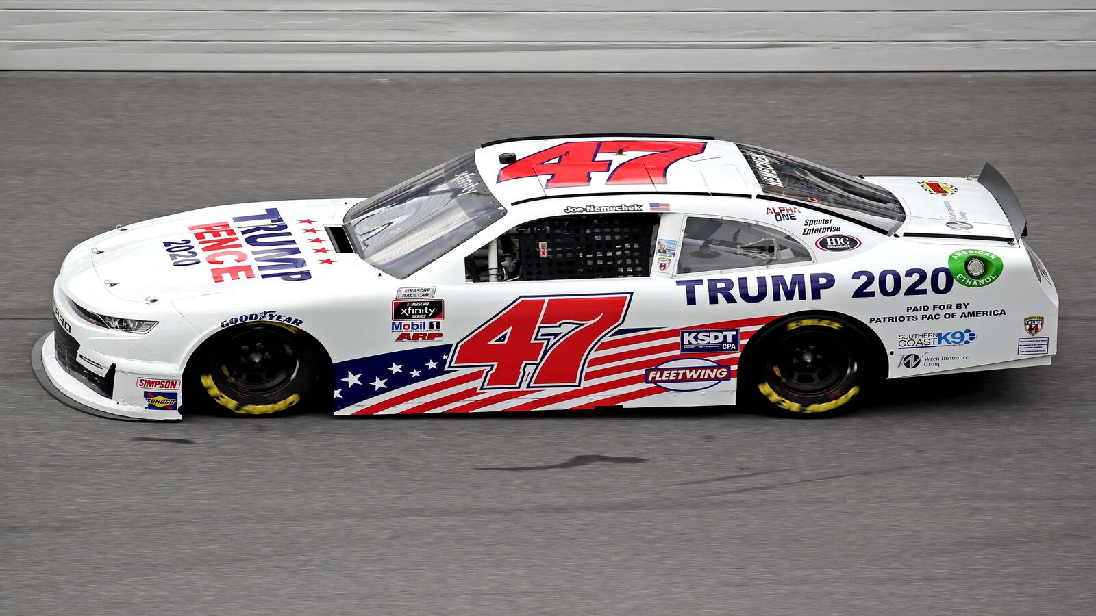 pay-dirt-nascar-nemechek-trump-car_mzydlb