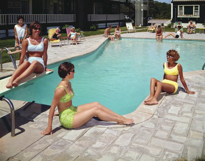 galleries/2012/07/01/photos-vintage-swimming-pools/vintage-pool-photos_a5fdod