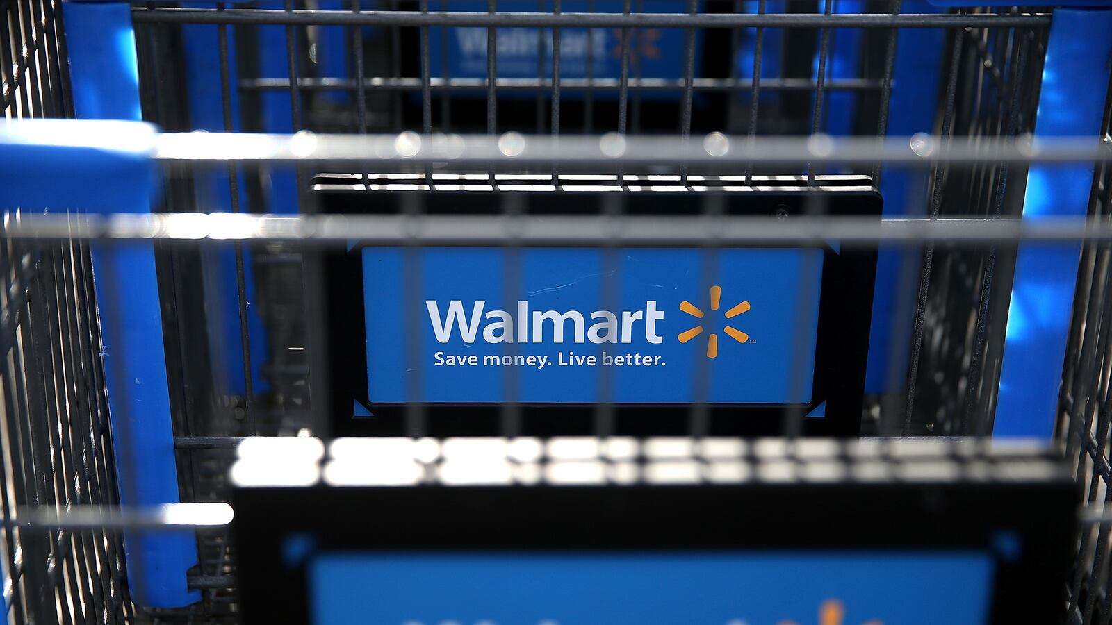 cheats/2014/12/30/woman-shot-and-killed-by-her-2-year-old/141230-walmart-shooting-cheat_h4tyaf