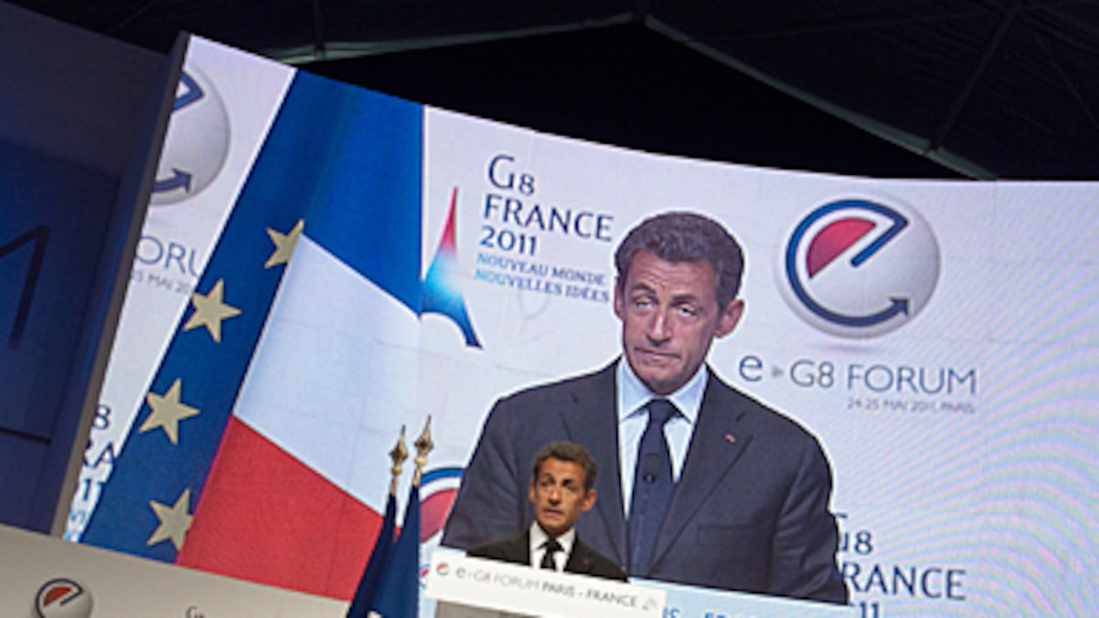 articles/2011/05/24/seo-googles-eric-schmidt-bristles-at-nicolas-sarkozy-call-for-internet-rules/lyons-sarkozy-g8_182897_zuxhra