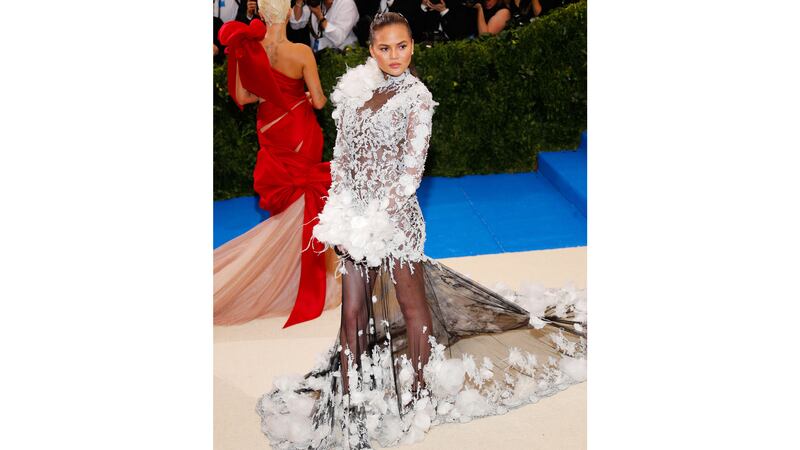 1171222-chrissy-teigen_m6ctrg