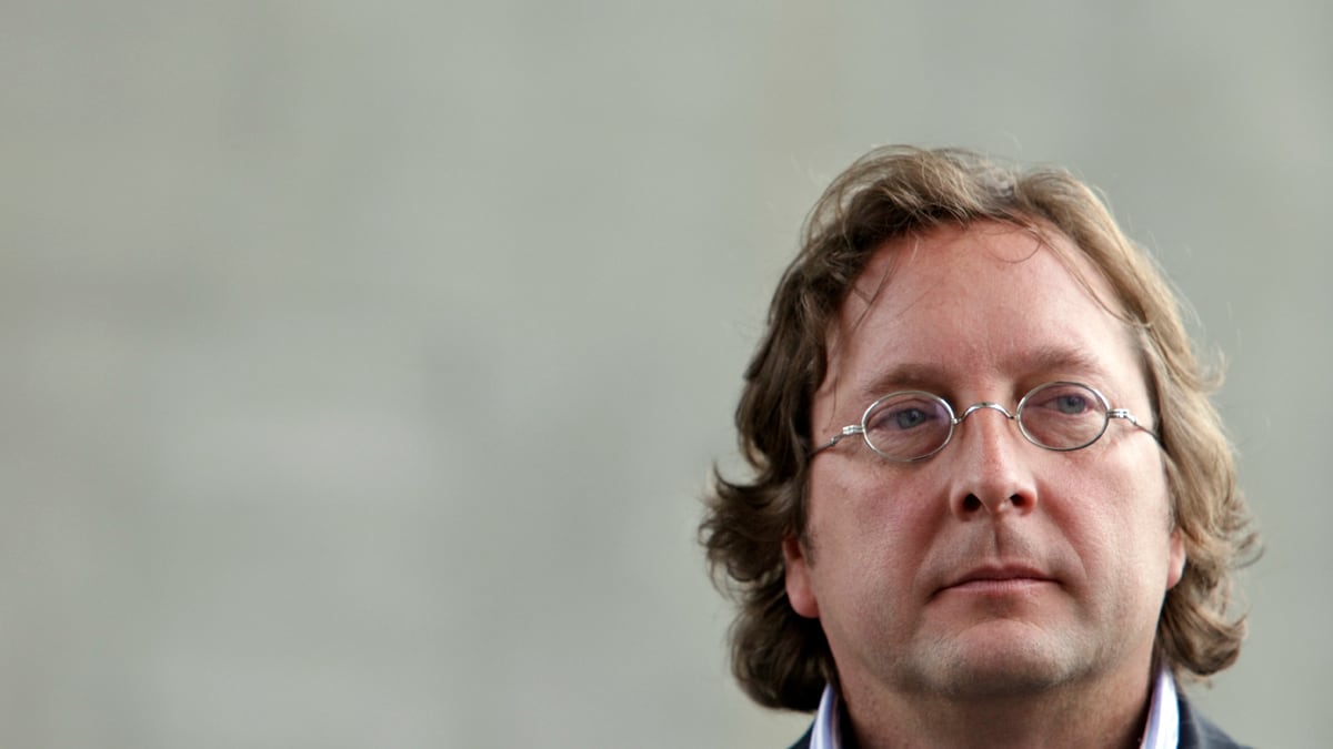 articles/2012/04/16/philip-falcone-billionaire-on-the-brink/billionaire-falcone-lake_n9yovk