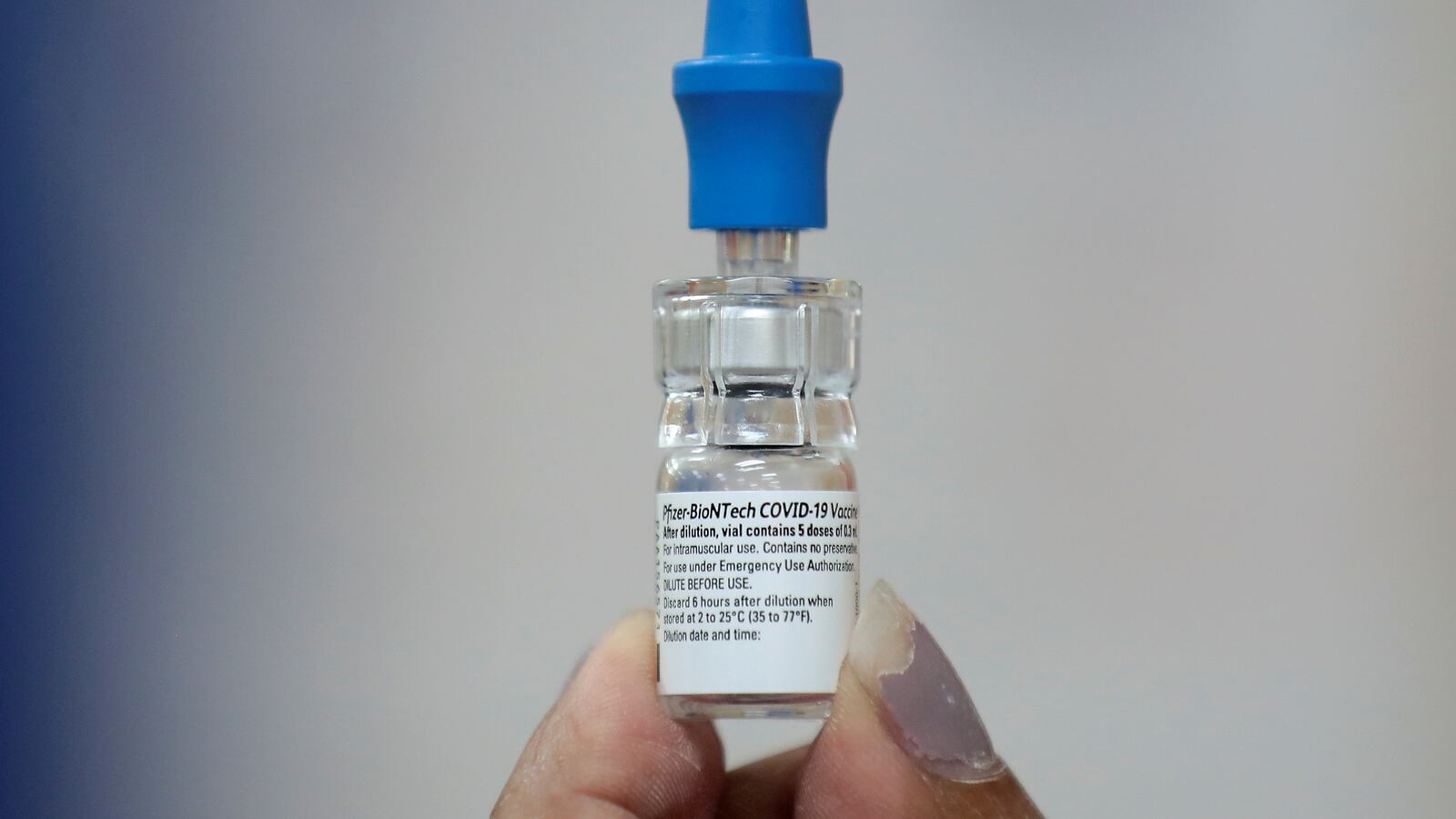 2021-02-17T221539Z_1861986302_RC2MUL9UCIEZ_RTRMADP_3_HEALTH-CORONAVIRUS-VACCINES-VARIANTS_ccsn3i