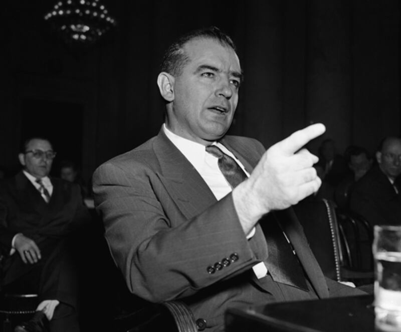 galleries/2010/11/04/boozy-politicians/politicians-drinking---mccarthy_jybjem