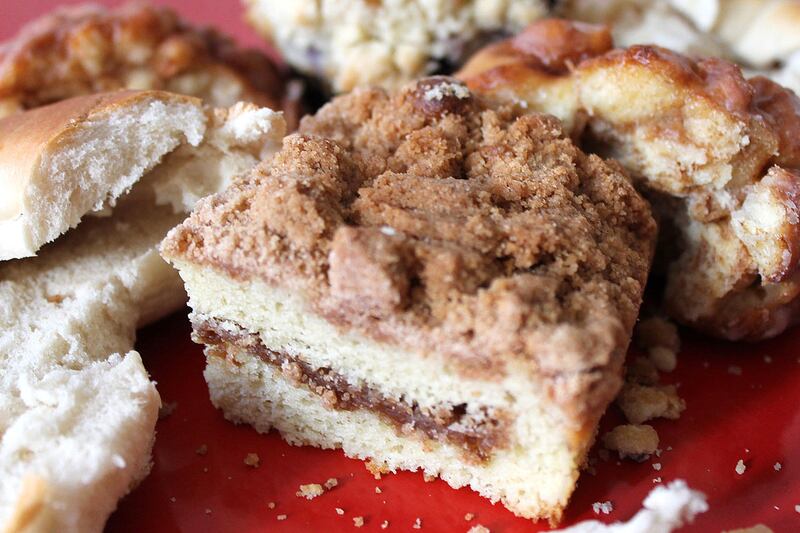 galleries/2014/02/04/tom-lorenzo-s-12-fashion-week-essentials/140203-nyfw-essentials-carbs_pq9fgo