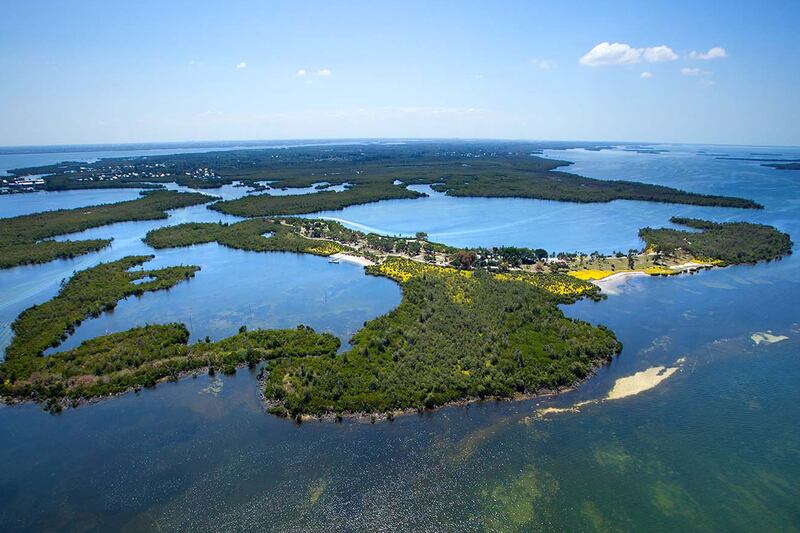 galleries/2014/09/27/omg-i-want-this-house-little-bokeelia-island-photos/140925-Bokeelia-12_ts00r6