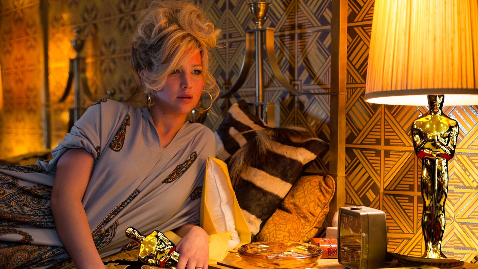 articles/2014/01/28/american-hustle-is-overrated/140127-fallon-hustle_q1ewum