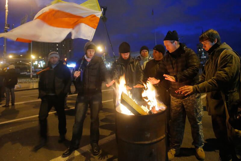 galleries/2013/12/03/ukraine-explodes-in-violence-protesters-call-for-yanukovych-to-resign-photos/131202-ukraine-protest5_f9yx4b