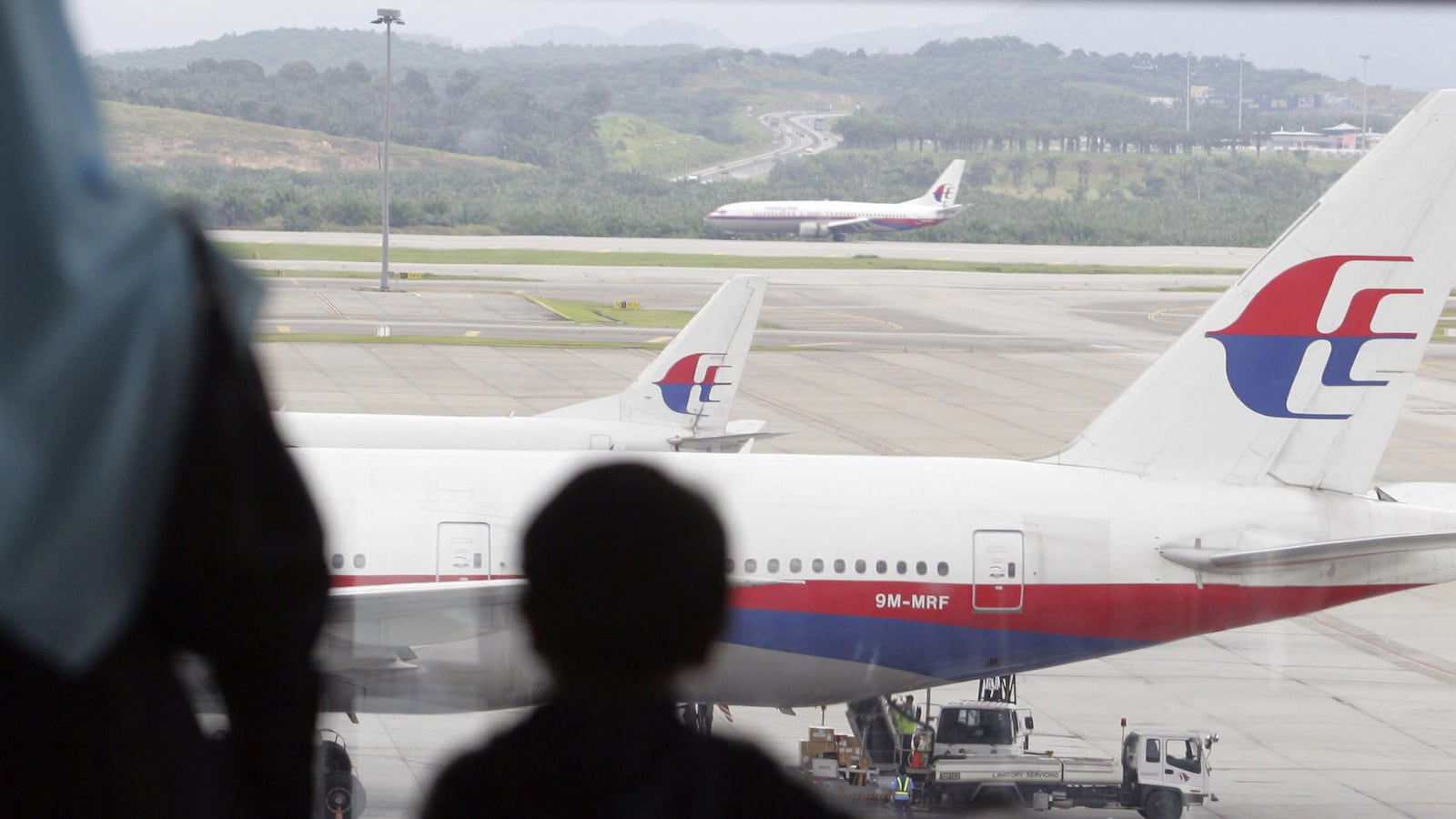 cheats/2014/03/13/plane-data-cut-off-in-intervals/140307-missing-plane-cheat_jkzdk2