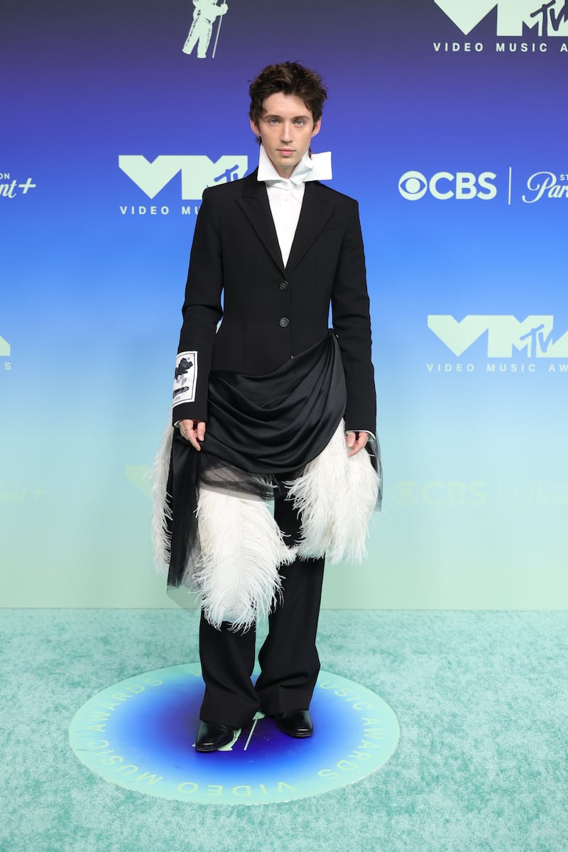 Troye Sivan attends the 2026 MTV Video Music Awards (VMAs) at Peacock Theater on September 27, 2026 in Los Angeles, California.