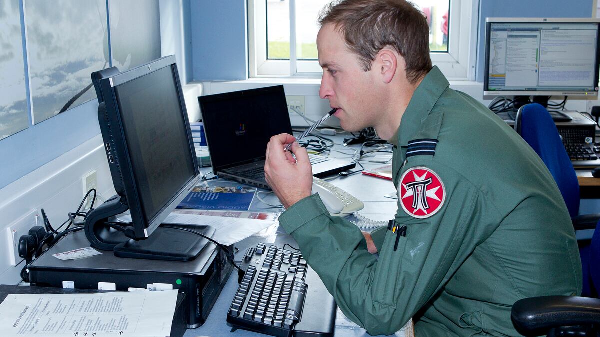 articles/2012/11/20/prince-william-s-working-day/will-work2_wq7pfa