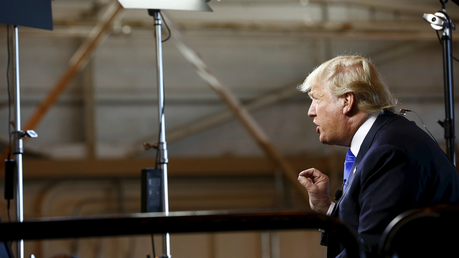 180614-trump-fox-cheat_uw29cq