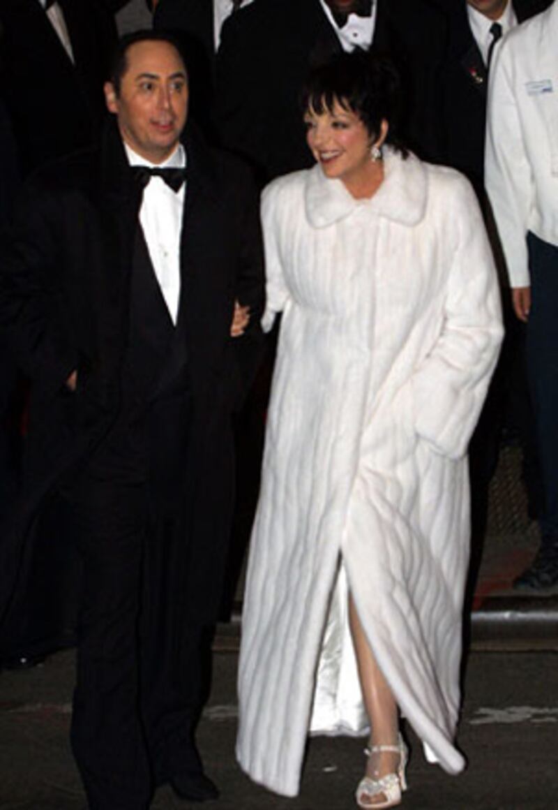 galleries/2010/11/02/dysfunctional-couples/dysfunctional-couples---guestminelli_arw9jg