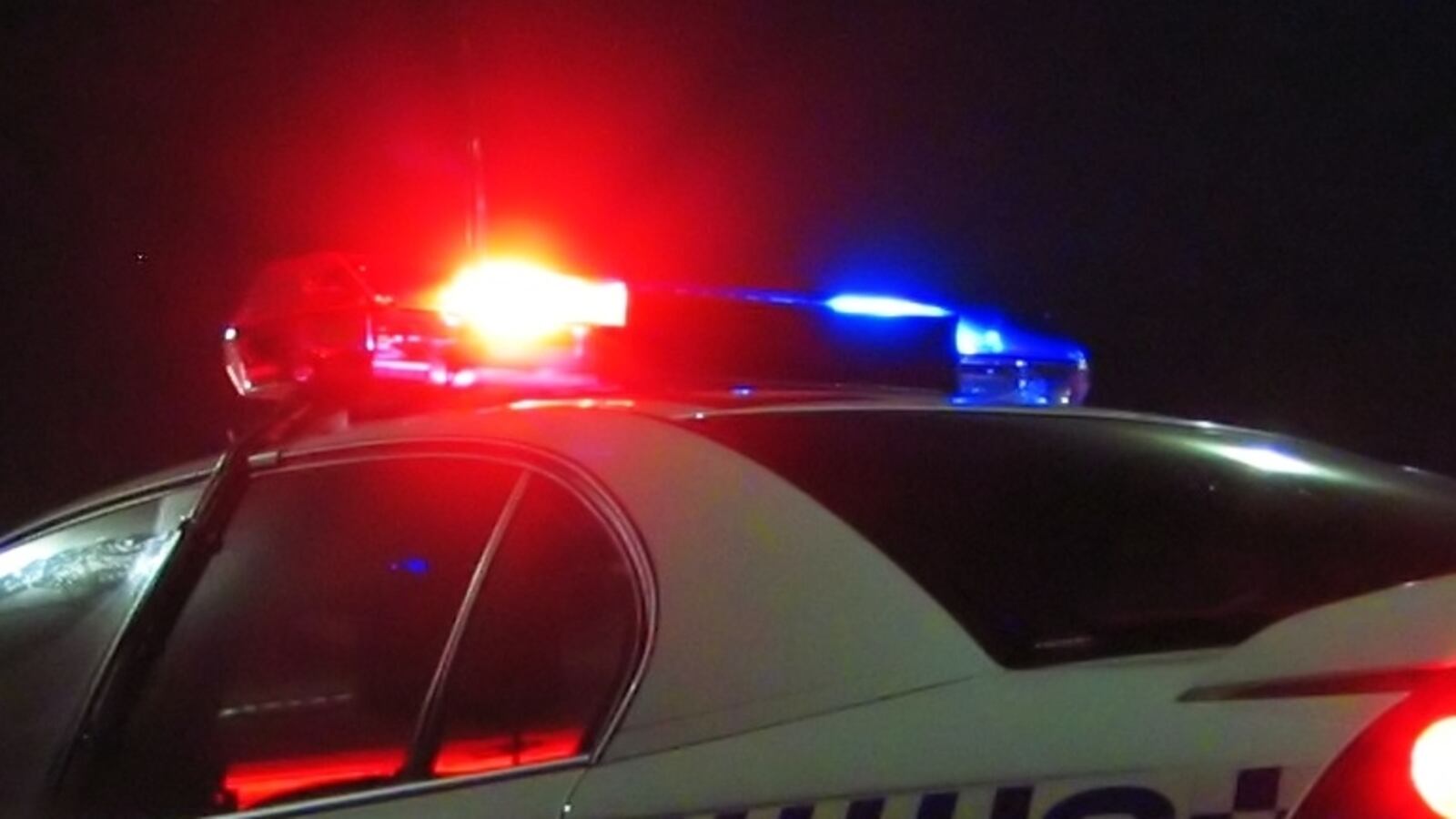 NSW_Police_car_2006_NYE_fxy7jt