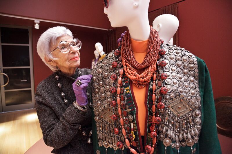 galleries/2013/08/01/iris-apfel-s-most-iconic-looks/130808-Iris-Apfel-06_kz32qc