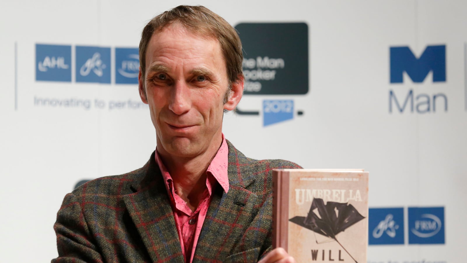 articles/2013/01/09/will-self-how-i-write/carney-self-how-write-tease_iwqahp