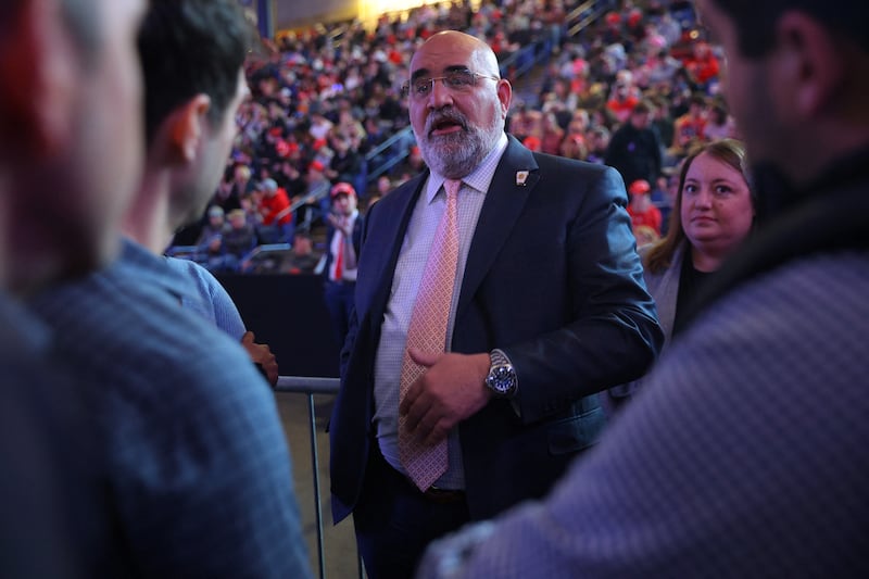 Chris LaCivita, co-manager of Republican presidential candidate former U.S. President Donald Trump’s campaign, talks to reporters before a campaign rally in Durham, New Hampshire, U.S., December 16, 2023.   REUTERS/Brian Snyder