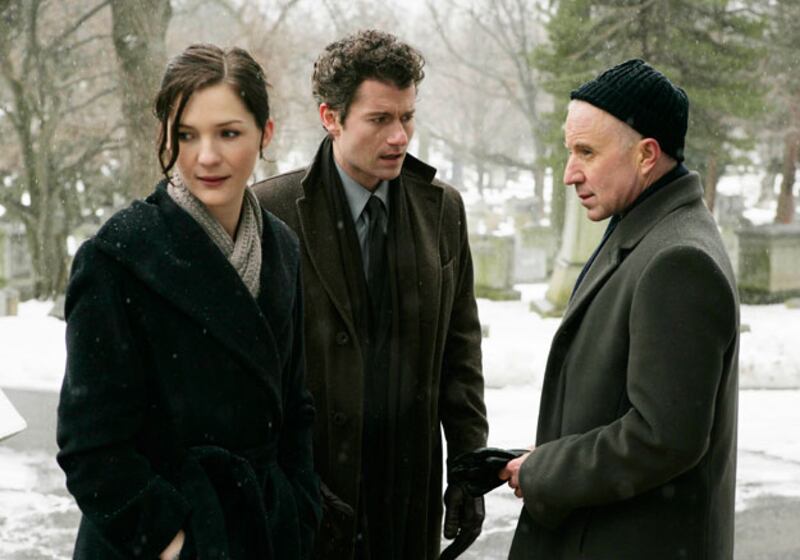 galleries/2010/06/04/summer-tv-preview/lacob-summer-tv-preview---18_qcezqm